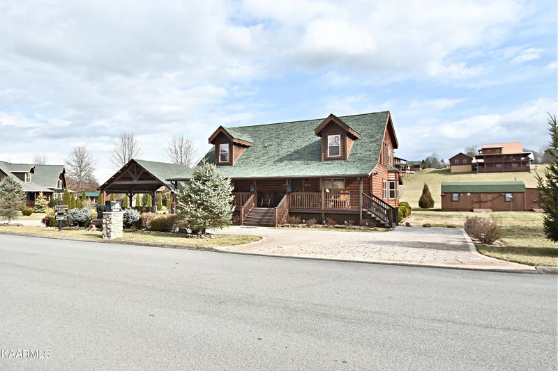 3355 Cove Meadows Dr, Sevierville, TN 37862