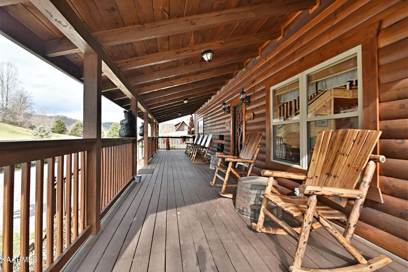 3355 Cove Meadows Dr, Sevierville, TN 37862