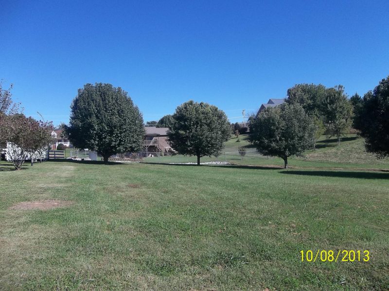 336 Mountain Perkins Ln, Jacksboro, TN 37757