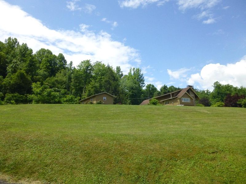 336 Roaring Fork Rd, Gatlinburg, TN 37738