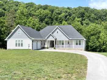 336 Wagon Ln, Speedwell, TN 37870