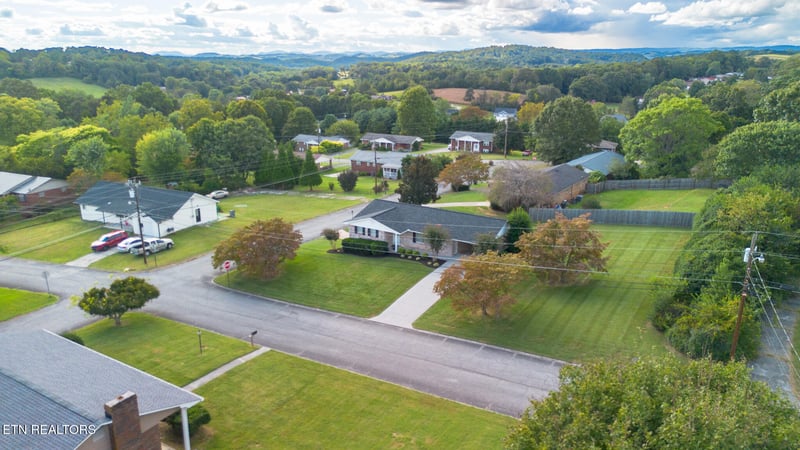 3362 Emerald Ave, Morristown, TN 37814