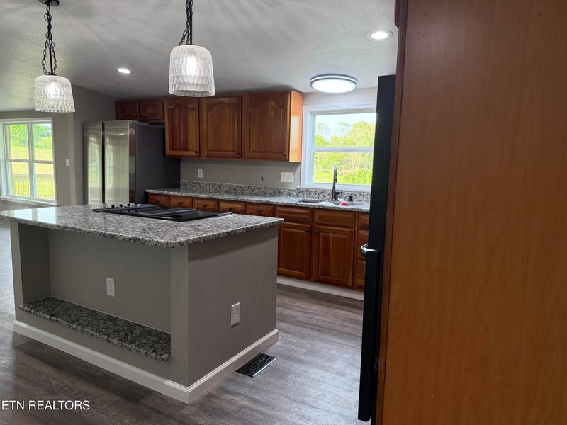 33633 Pond Creek Rd, Philadelphia, TN 37846
