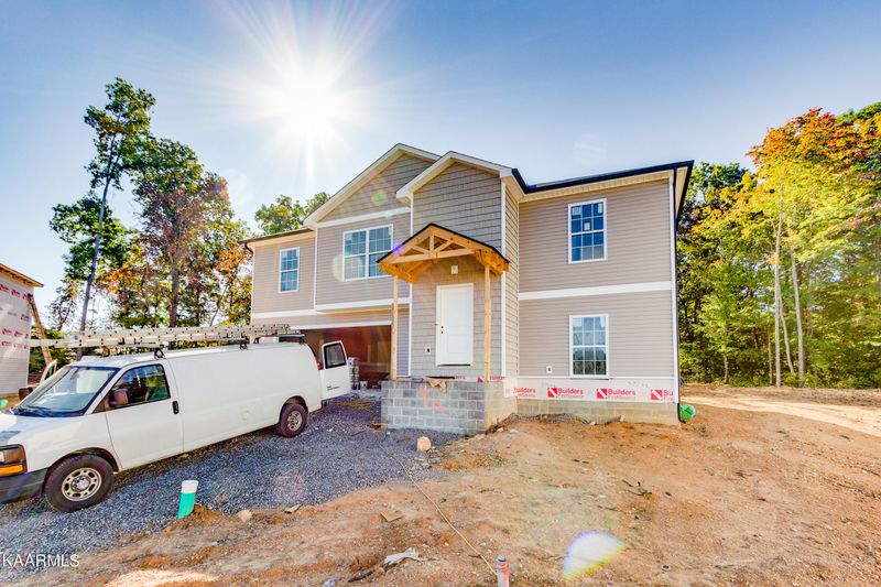 3364 Townsend Park Ln, Powell, TN 37849