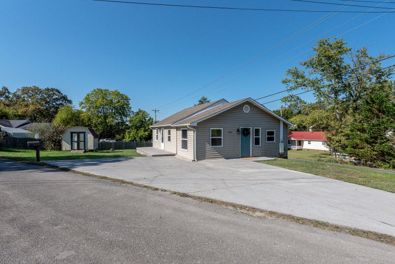3369 Dave Cooper Rd, Maryville, TN 37803