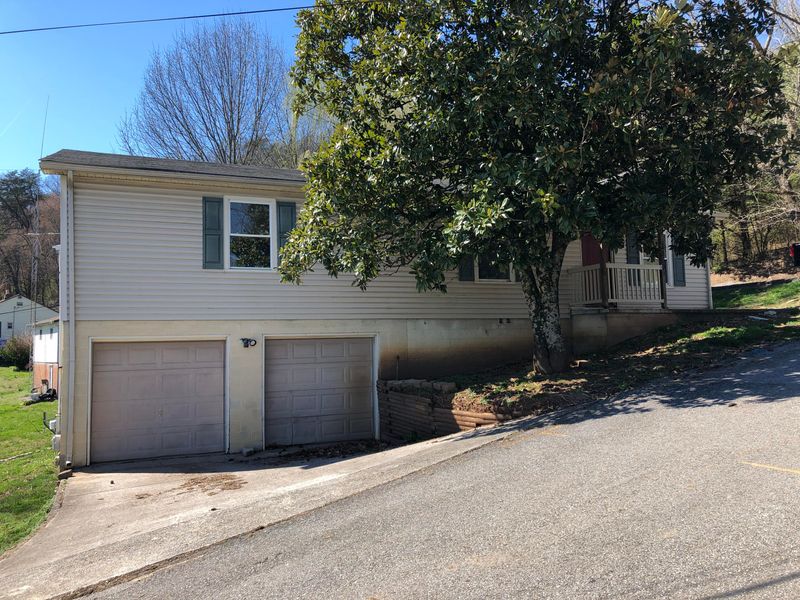 3369 Midway St, Knoxville, TN 37921