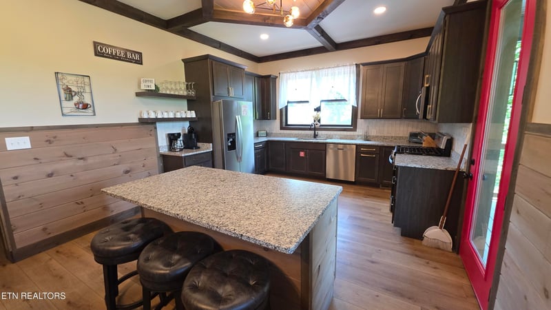 3369 Robeson Rd, Sevierville, TN 37862
