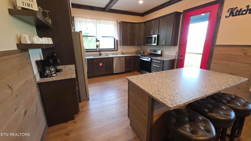 3369 Robeson Rd, Sevierville, TN 37862