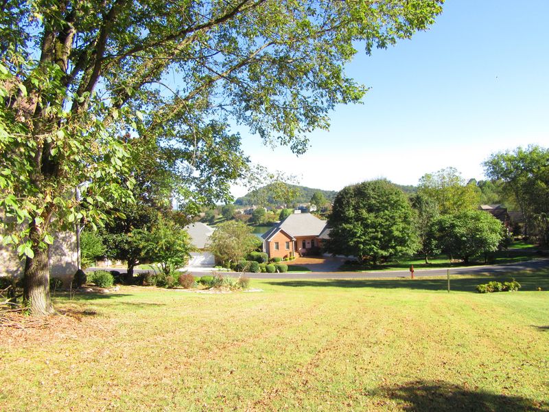 337 Gadusi Ln, Loudon, TN 37774