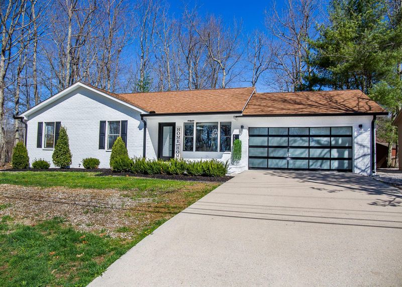 337 Lakeview Dr, Crossville, TN 38558