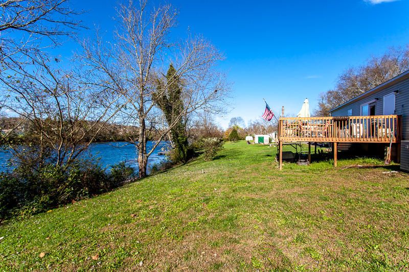 337 Riverview Dr, Clinton, TN 37716