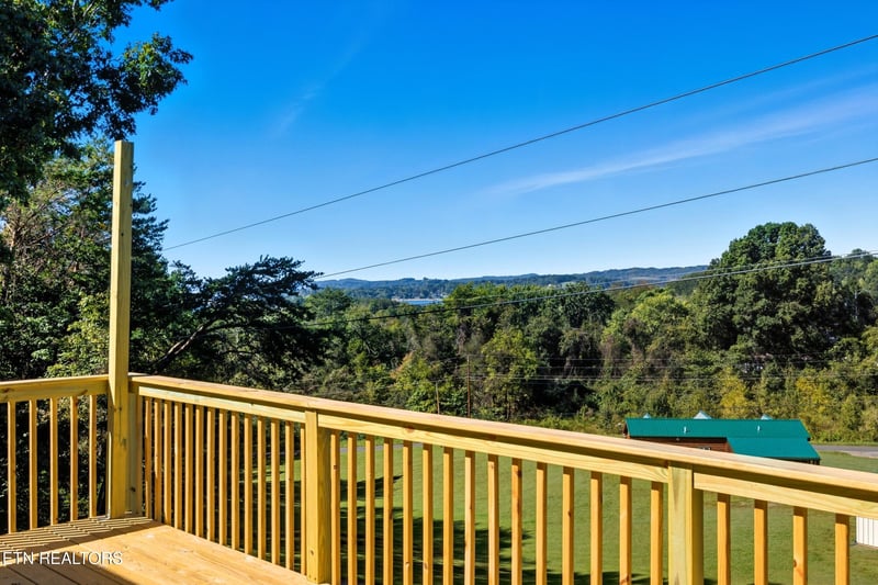 337 White Ln, Bean Station, TN 37708