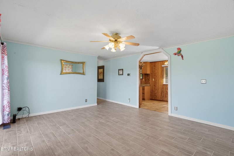 337 White Ln, Bean Station, TN 37708