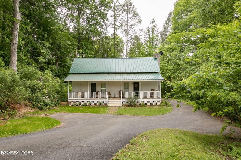 3370 Robeson Rd, Sevierville, TN 37862