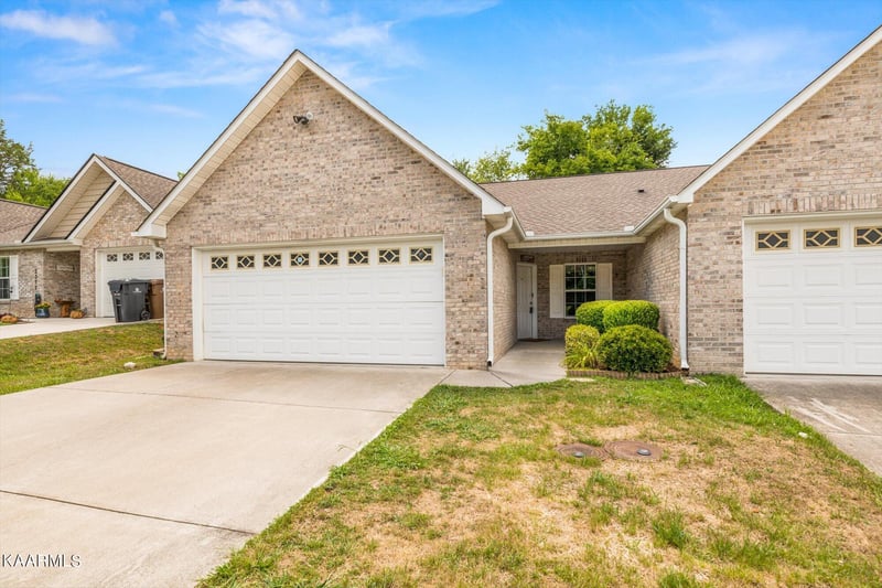 3373 Cummins Ln, Knoxville, TN 37921