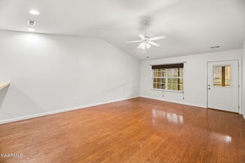 3373 Cummins Ln, Knoxville, TN 37921