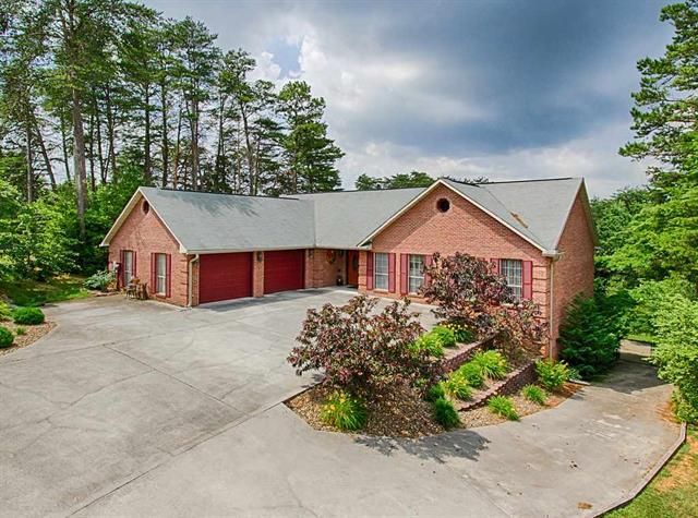 3373 Northwind Dr, Morristown, TN 37814
