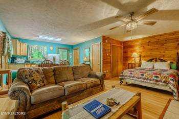 3376 Bear Mountain Ln, Sevierville, TN 37876