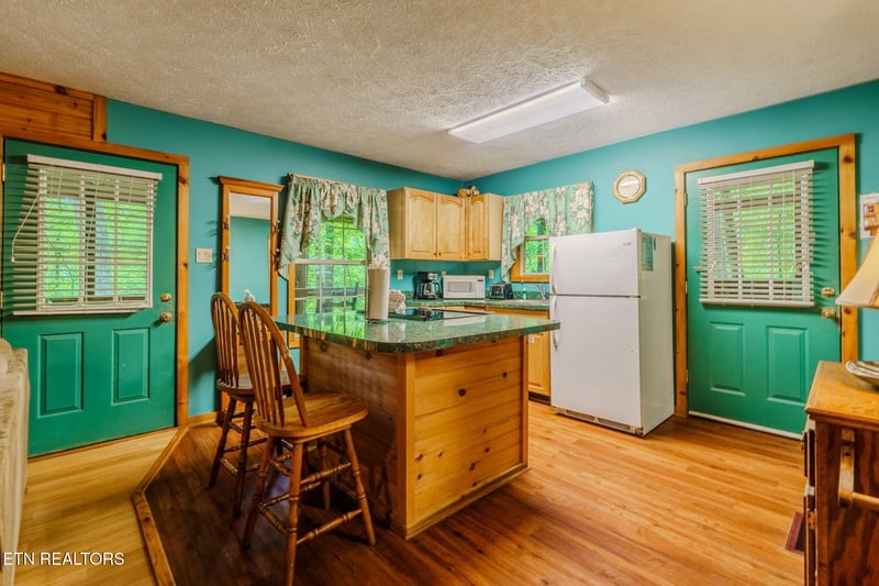 3376 Bear Mountain Ln, Sevierville, TN 37876