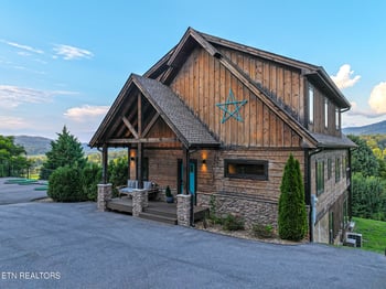 3379 Robeson Rd, Sevierville, TN 37862