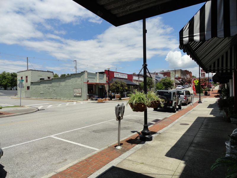 338 Market St, Clinton, TN 37716