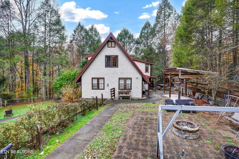 338 Old Cades Cove Rd, Townsend, TN 37882