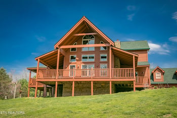 3385 Clear Valley Dr, Sevierville, TN 37862