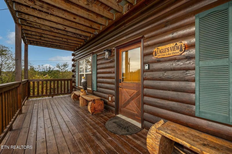 339 Oak Lake Dr, Sevierville, TN 37876