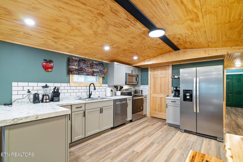 339 Perry Branch Way, Sevierville, TN 37876