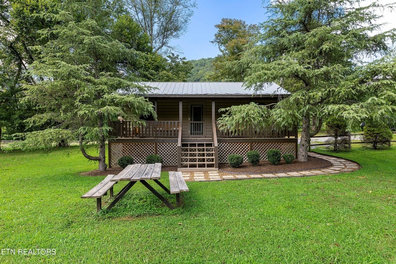 339 Stables Dr, Townsend, TN 37882