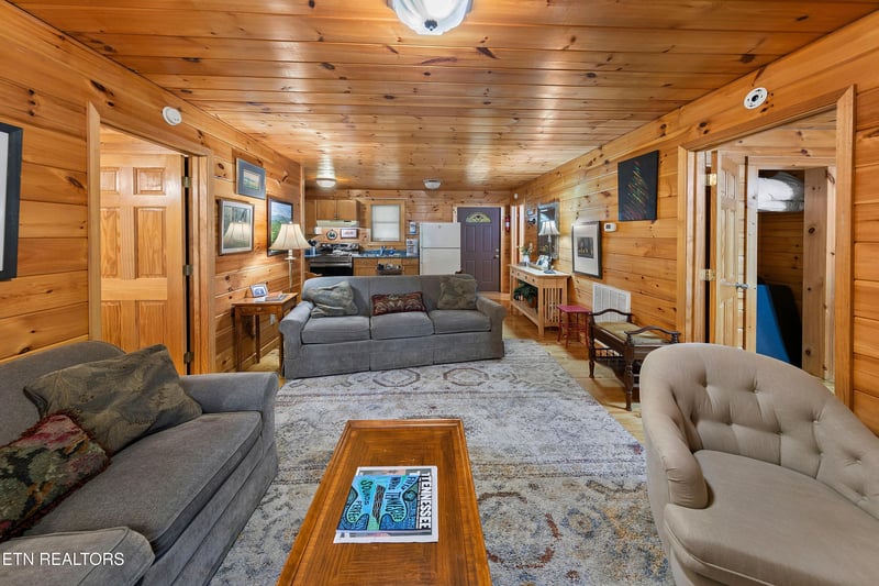 339 Stables Dr, Townsend, TN 37882