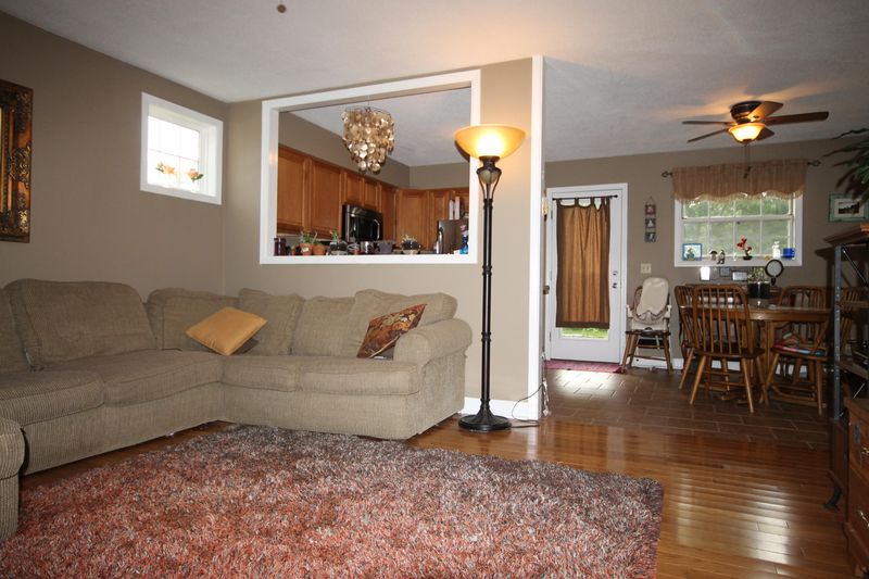 3390 E Simpson Rd, Lenoir City, TN 37772