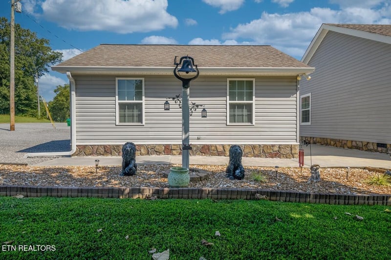 3399 SE Brown Bridge Rd, Dalton, GA 30720