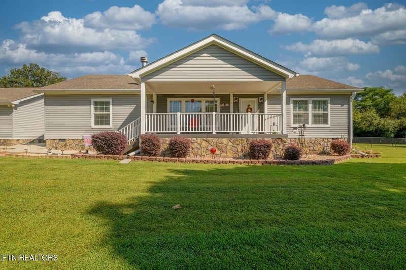 3399 SE Brown Bridge Rd, Dalton, GA 30720