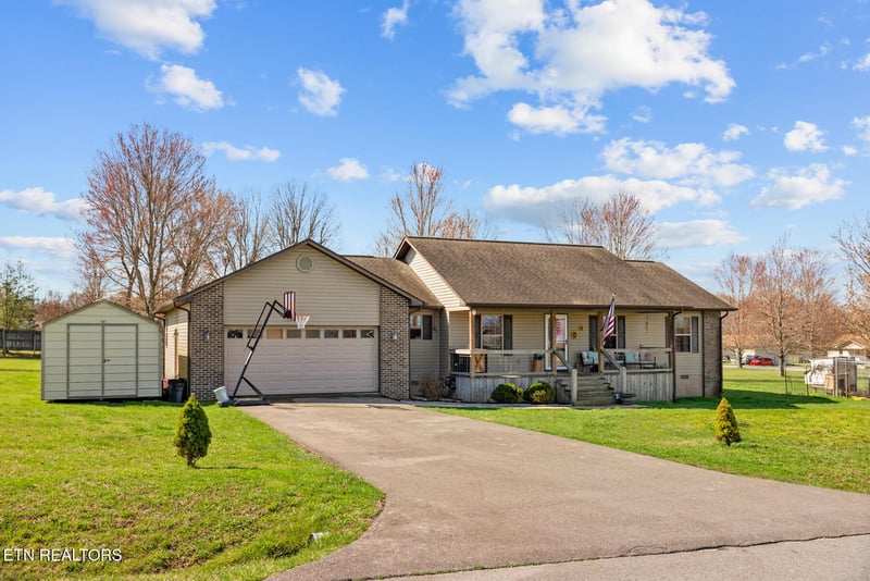 34 Lakyn Dr, Crossville, TN 38571