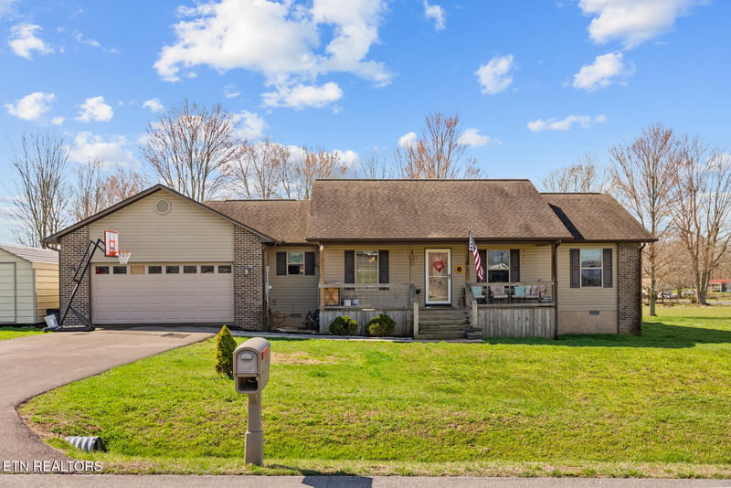 34 Lakyn Dr, Crossville, TN 38571
