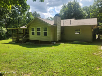 340 Birchwood Dr, Crossville, TN 38555