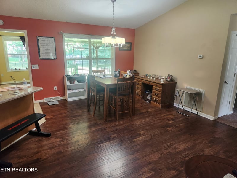 340 Birchwood Dr, Crossville, TN 38555