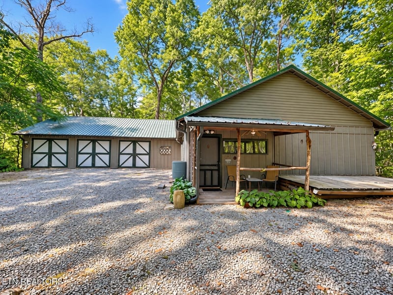 340 Cleggan Dr, Crossville, TN 38572