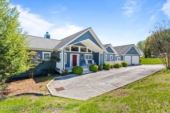 340 Deer Meadow Cir, Lafollette, TN 37766
