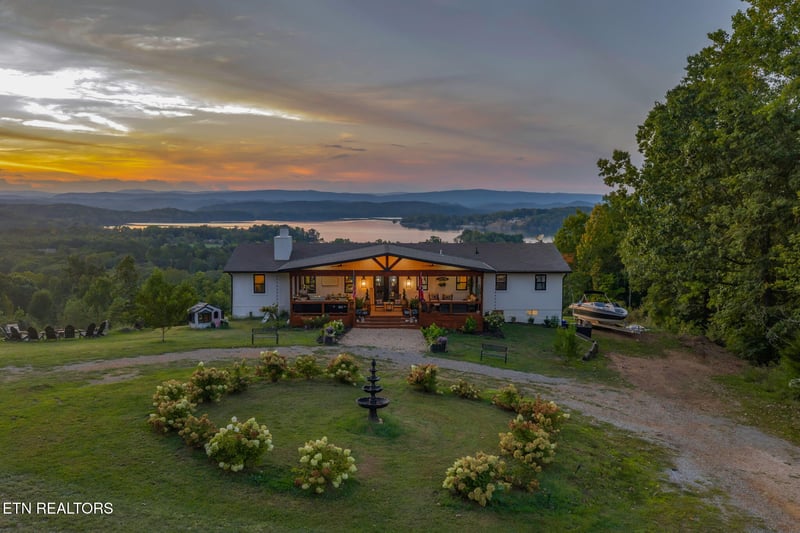 340 Honeybee Ln, Kingston, TN 37763