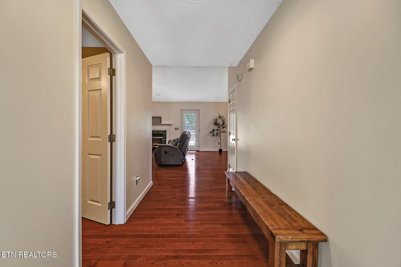 340 Huckleberry Ln, Crossville, TN 38555