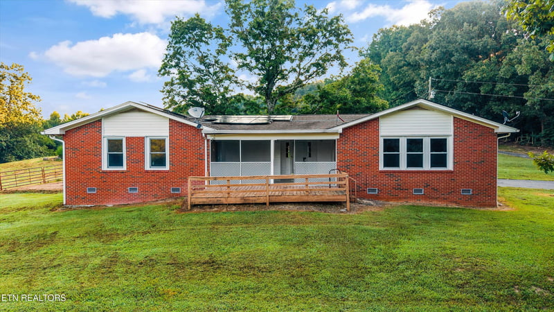 340 Pattie Gap Rd, Philadelphia, TN 37846