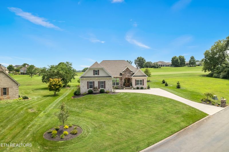 340 Pineberry Dr, Vonore, TN 37885