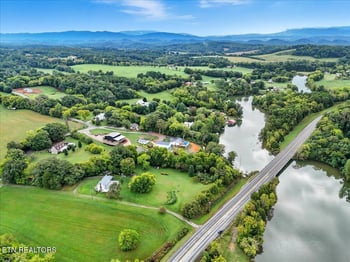 340 Trigonia Rd, Greenback, TN 37742
