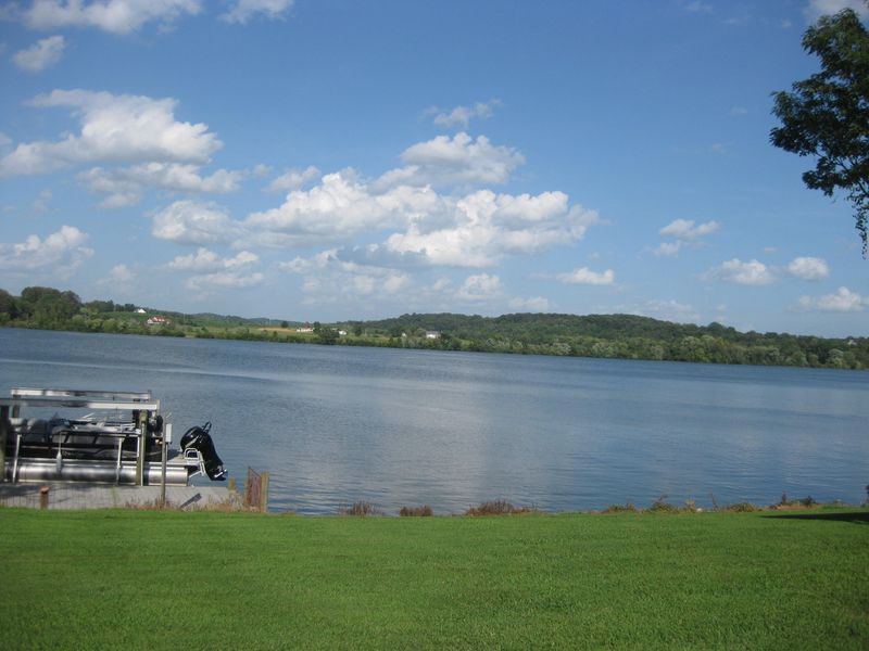 3400 Lakewood Dr, Loudon, TN 37774