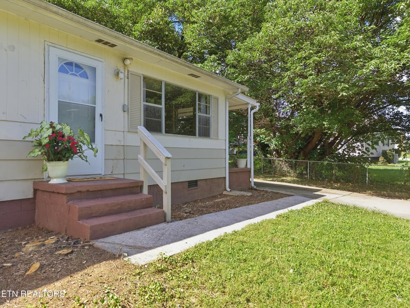 3401 Mcdonald Rd, Knoxville, TN 37914