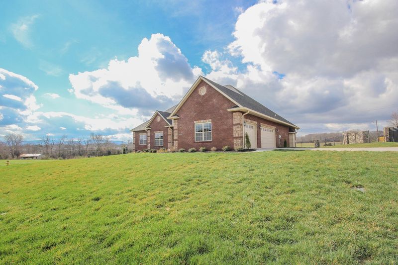 3401 Old Plantation Way, Maryville, TN 37804