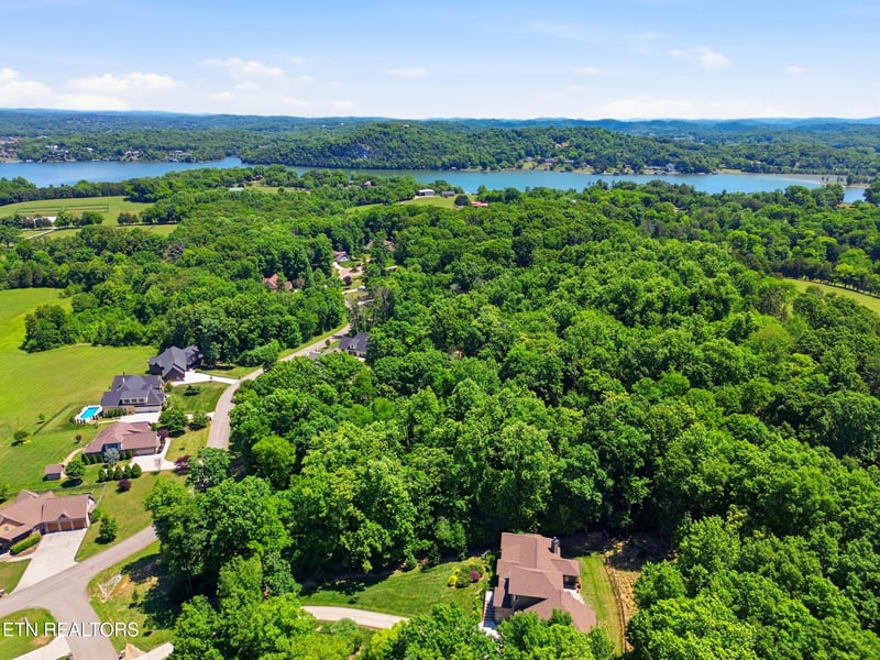 3402 Lanyard Ln, Louisville, TN 37777