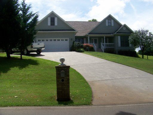 3404 Davis Ford Rd, Maryville, TN 37804